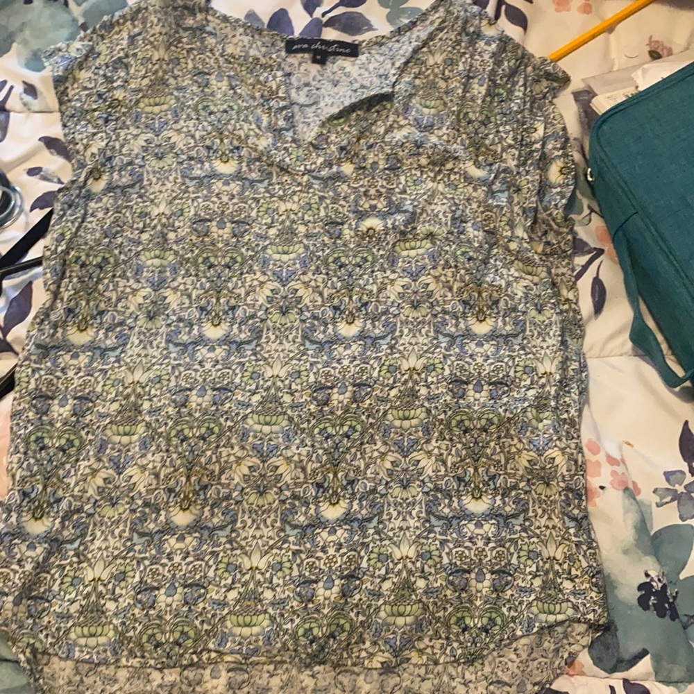 Small medium blouses - Picture 2 of 11